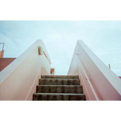 RETO Amber Spark 35mm Disposable Film Camera 27 exposures